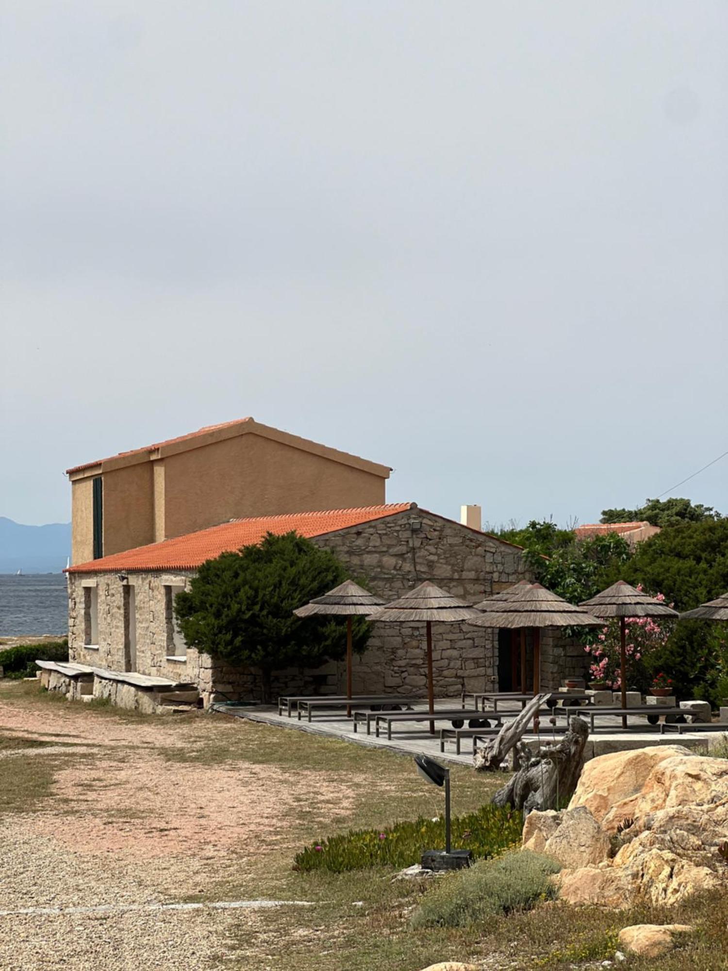 Appartamento Il Paguro A Cala Francese La Maddalena  Dış mekan fotoğraf